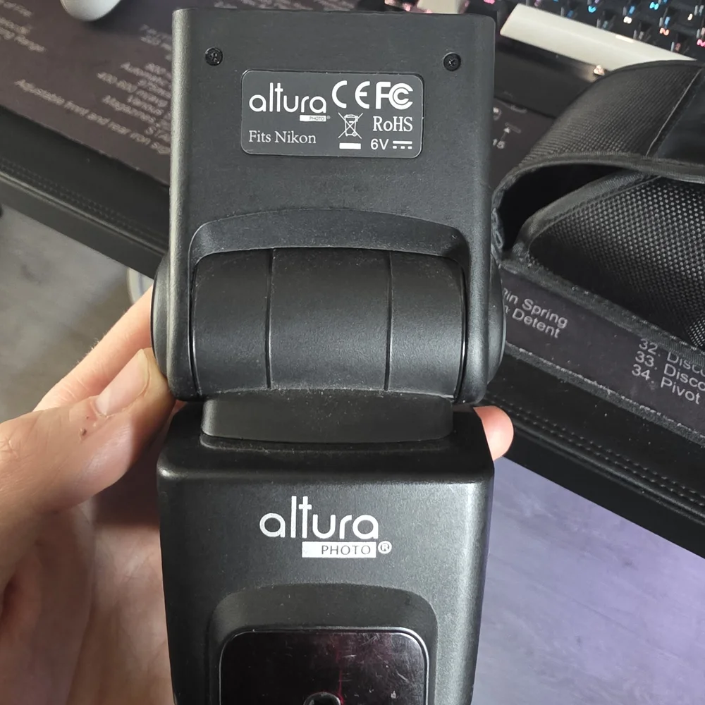 ALTURA flash With MAGMOD FLASH DIFFUSER
